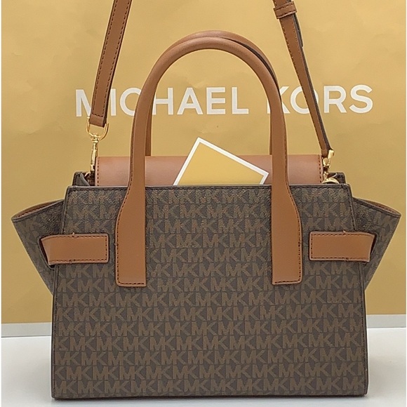 MICHAEL KORS
Carmen Medium Color-Block Logo Satchel color Brown signatur… - Picture 4 of 16